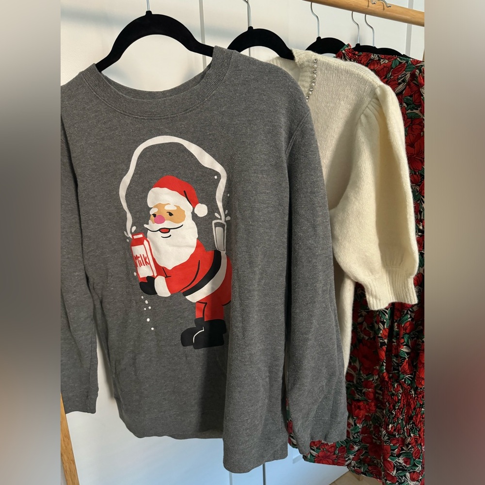 Break the Season Santa Sweatshirt! 🎅🏼 🎄